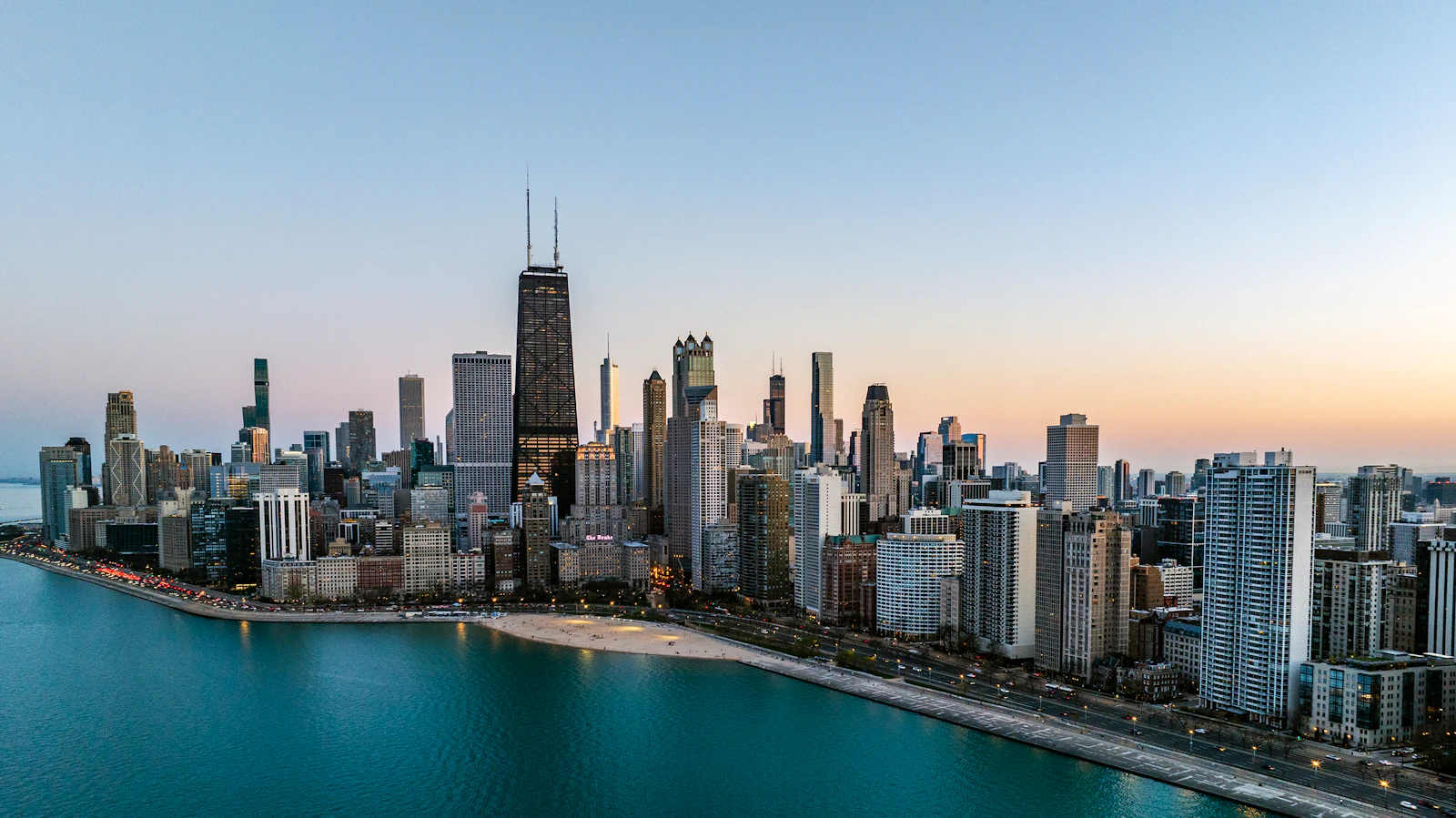 Chicago skyline along the Lake Michigan waterfront: is weed legal in Illinois
